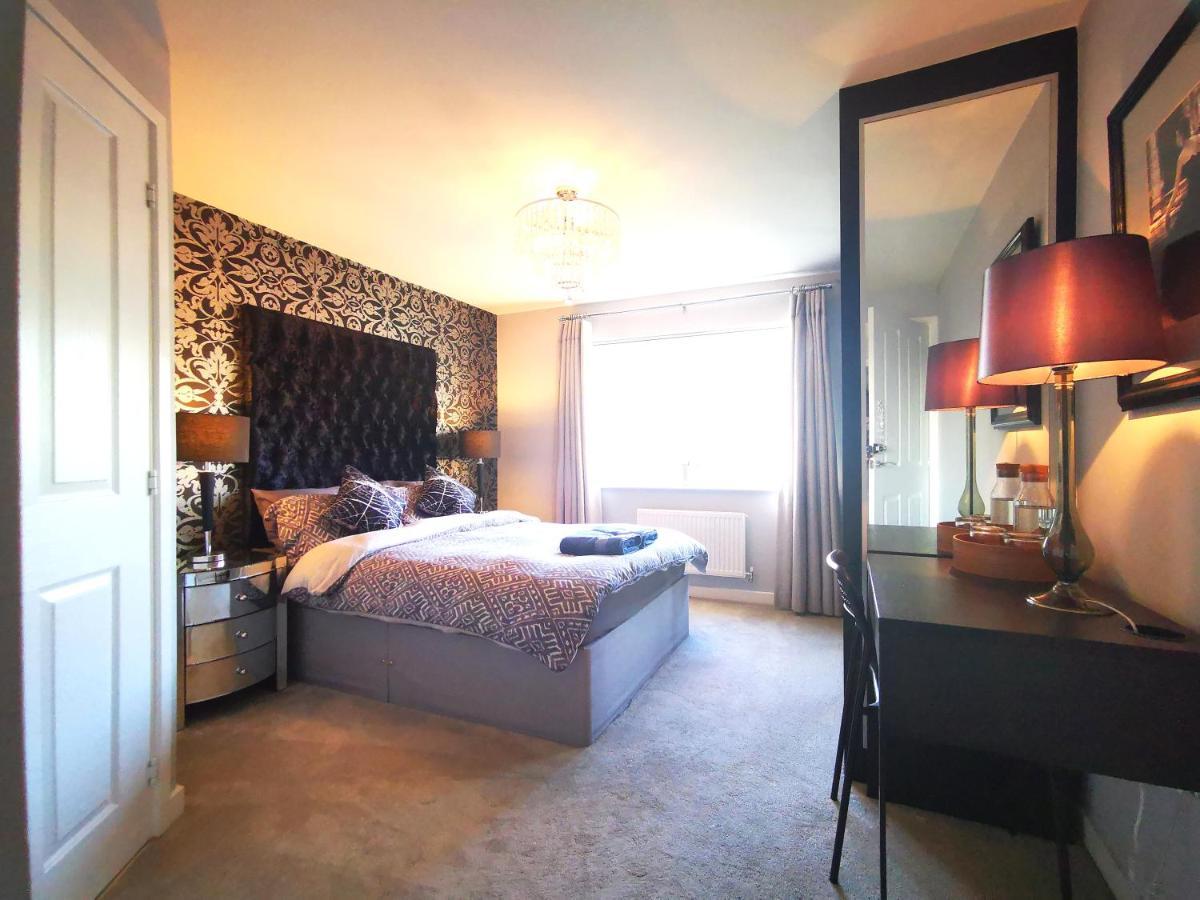 The Lawnswood - Central Manchester Holiday Home With Free Parking Exterior photo