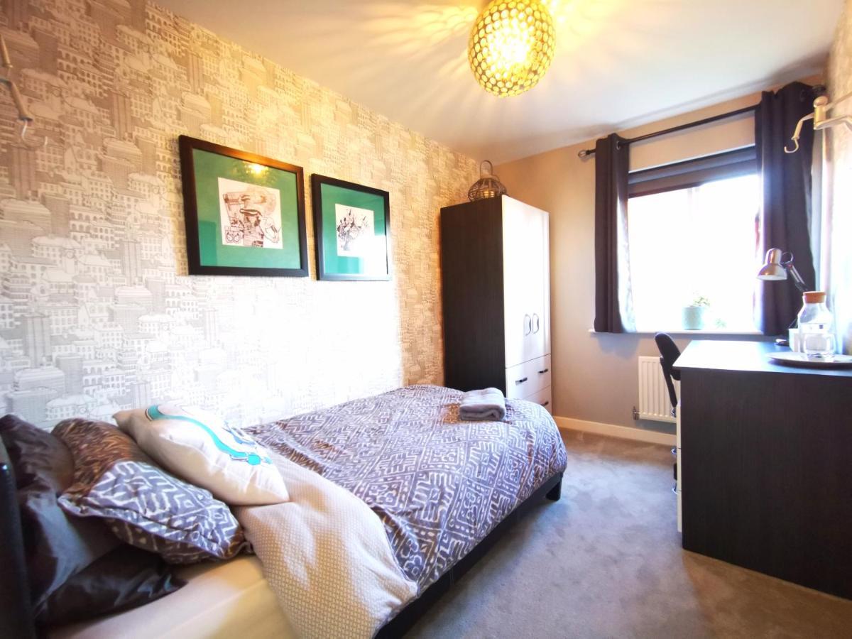 The Lawnswood - Central Manchester Holiday Home With Free Parking Exterior photo